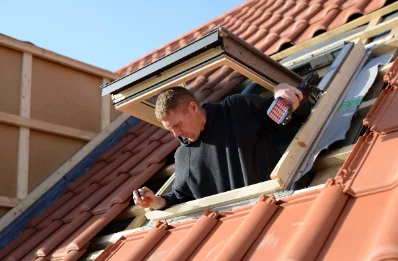 Pose de fenêtres de toit Velux à Ochtezeele